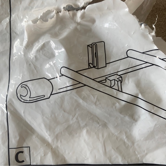 14 Rubbermaid White Plastic Metal Fast Set Back Clip with Drive Pin Shelving - Picture 3 of 5